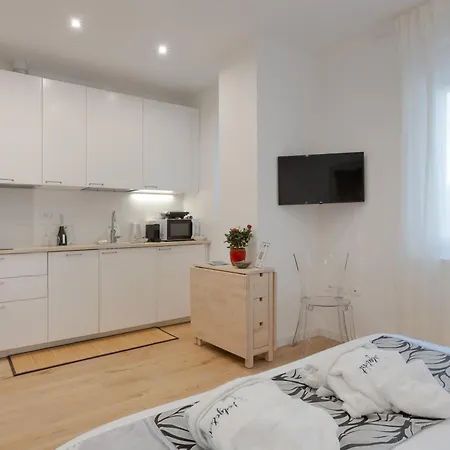 Alexander'S Nest Apartment Trieste Exterior photo